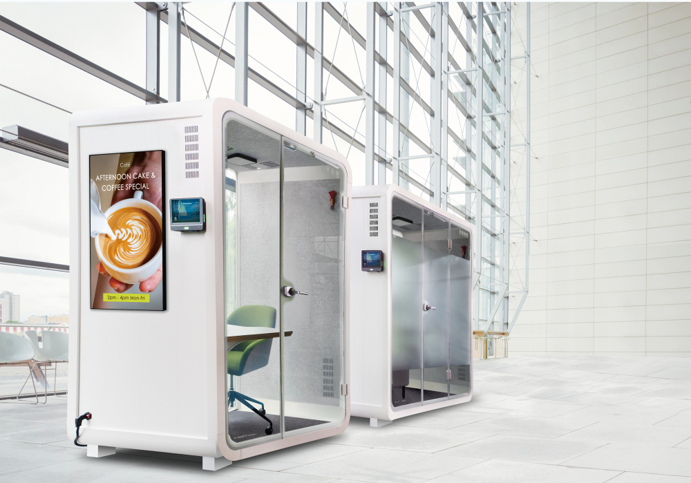 友達子公司達擎之智慧行動辦公艙，採用PDLC智慧調光玻璃設計，透過通電與斷電的電流切換，呈現透明與霧面效果，具節能降耗特性並兼顧隱私，確保資訊安全