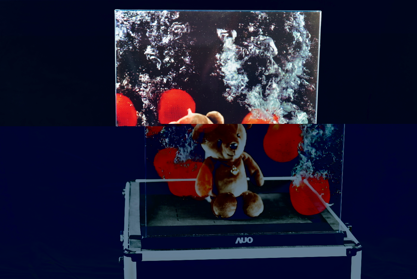 友達領先研發Micro LED透明顯示器，具備高穿透、低繞射、高亮度、可拼接之特性，可應用於智慧移動、智慧零售、商業展示等多元場域