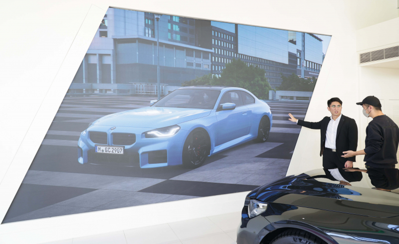 友達首度進軍CES 2024大秀智慧座艙及創利空間Space4M攜手台北汎德落地智慧零售LED沉浸式即時互動展示中心解決方案，透過數位翻新將智慧顯示互動導入多元場域，為汽車業顧客深化賞車情境體驗