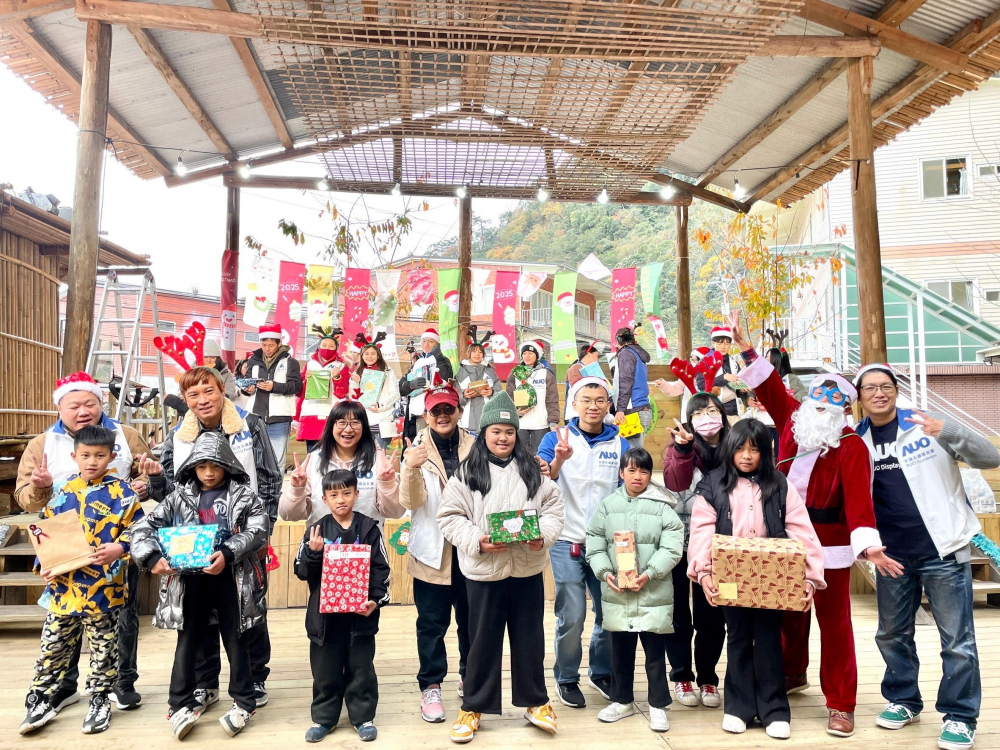 友達永續基金會號召「圓夢計畫」行動連續23年，由同仁凝聚內部愛心與資源送往偏鄉，累積為逾萬名兒童圓夢，實踐友達共創共好的永續精神。