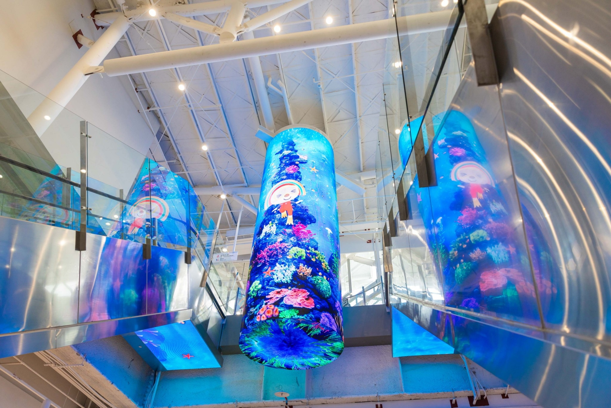 達擎與傑可達整合先進顯示技術與軟硬體應用服務，提供一系列大型LED顯示解決方案，為全新改裝開幕的「清水服務區」佈局嶄新視覺體驗。