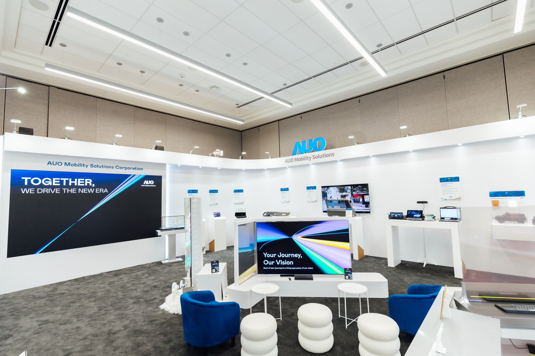 友達智慧移動在AI與軟體定義汽車的演進下，重新定義顯示人機互動，致力與產業客戶合作共創，打造具差異化、功能擴展彈性的未來座艙體驗。