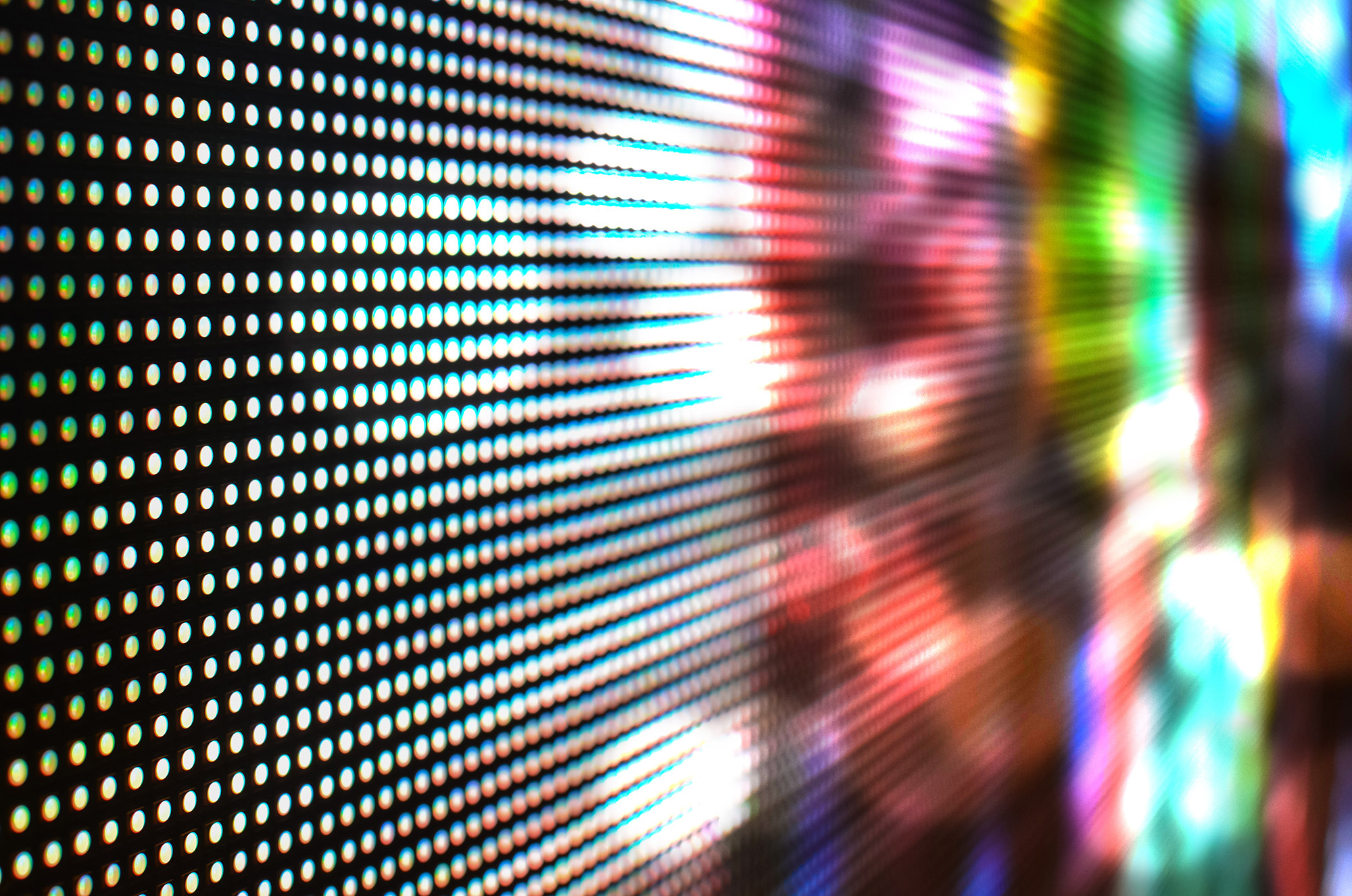 超高亮度、超长寿命